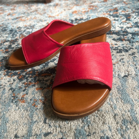 Cute sandals - Picture 2 of 3